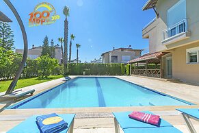 Paradise Town Villa Alison