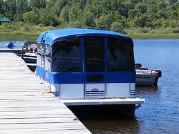 Mowat Landing Cottages