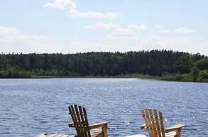 Mowat Landing Cottages