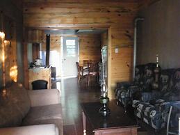 Mowat Landing Cottages