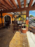 El Zaguán Colonial by GuruHotel