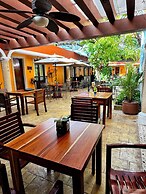 El Zaguán Colonial by GuruHotel