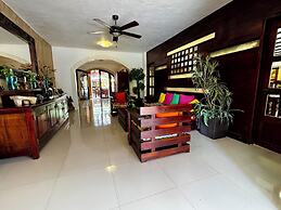 El Zaguán Colonial by GuruHotel