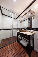 Huong Hai Sealife Cruise