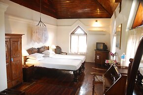 The Old Courtyard Hotel