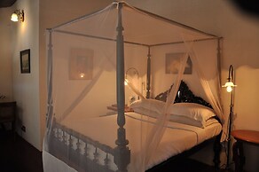 The Old Courtyard Hotel