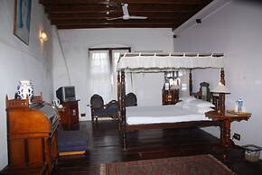 The Old Courtyard Hotel