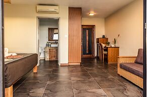 Happy Days Guest House