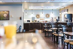 Best Western Plus Lacombe Inn & Suites