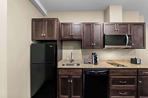 Best Western Plus Lacombe Inn & Suites