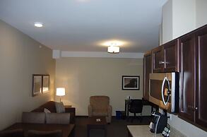 Best Western Plus Lacombe Inn & Suites