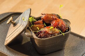 Hotel Indigo Traverse City by IHG