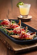 Hotel Indigo Traverse City by IHG