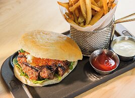 Hotel Indigo Traverse City by IHG