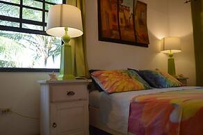 Yellow Bird Apartment