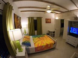 Yellow Bird Apartment