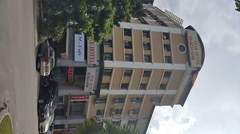 First and New Star Hotel