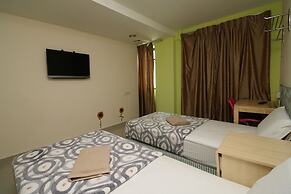 First and New Star Hotel