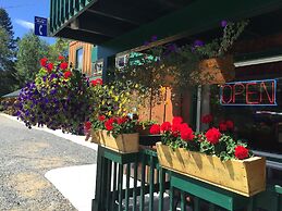 Dwight Village Motel