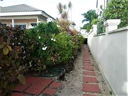 Annabelle's Apartments