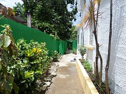 Annabelle's Apartments