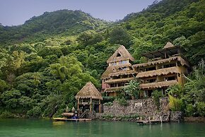 Laguna Lodge Eco-Resort & Nature Reserve