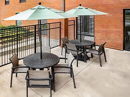 Hampton Inn & Suites La Crosse Downtown
