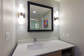 Holiday Inn Houston NE - Bush Airport Area by IHG