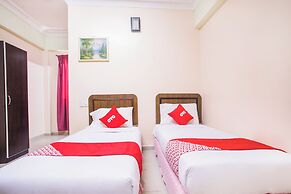 Super OYO 89363 Casavilla Hotel