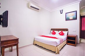 Super OYO 89363 Casavilla Hotel