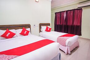 Super OYO 89363 Casavilla Hotel