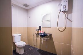 Super OYO 89363 Casavilla Hotel