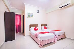 Super OYO 89363 Casavilla Hotel