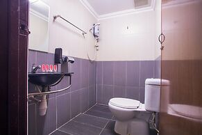 Super OYO 89363 Casavilla Hotel