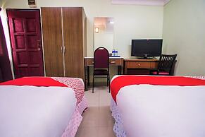 Super OYO 89363 Casavilla Hotel