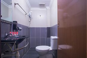 Super OYO 89363 Casavilla Hotel