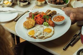 Thambili House By Edwards Collection