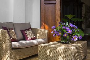 Thambili House By Edwards Collection