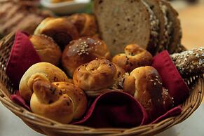 Thambili House By Edwards Collection