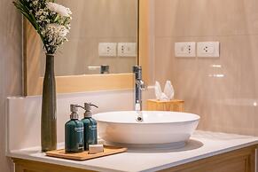 OUTRIGGER Surin Beach Resort