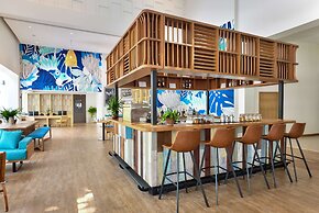 OUTRIGGER Surin Beach Resort