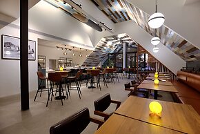 OUTRIGGER Surin Beach Resort