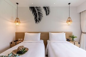 OUTRIGGER Surin Beach Resort