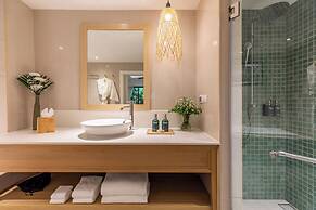 OUTRIGGER Surin Beach Resort