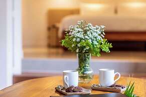 OUTRIGGER Surin Beach Resort