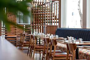 OUTRIGGER Surin Beach Resort