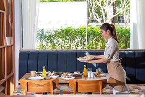 OUTRIGGER Surin Beach Resort