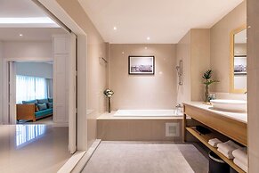 OUTRIGGER Surin Beach Resort