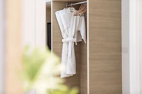 OUTRIGGER Surin Beach Resort