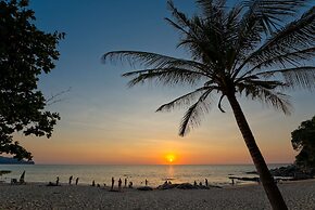 OUTRIGGER Surin Beach Resort